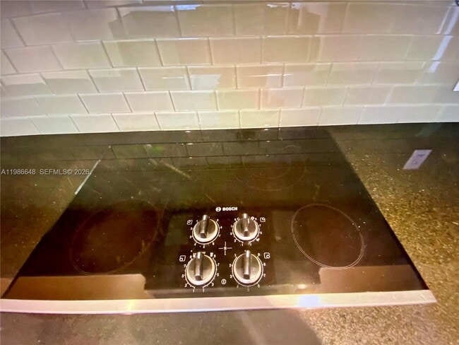 Building Photo - 1050 Brickell Ave