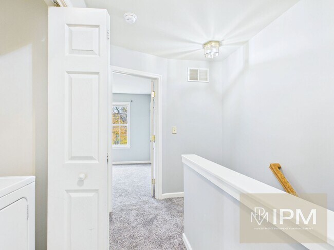 Building Photo - Beautiful 2 Bedroom, 1.5 Bath Townhome in New Cumberland, PA!