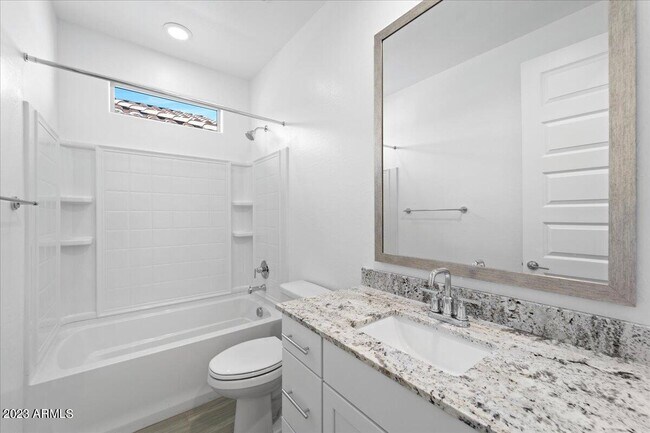 Building Photo - 17021 W Echo Ln