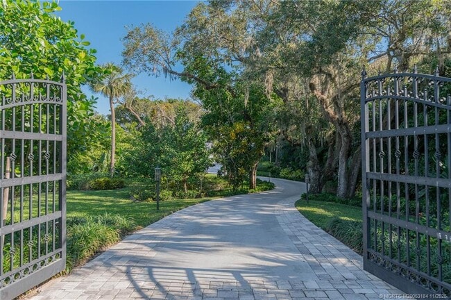 Building Photo - 3365 SE St Lucie Blvd