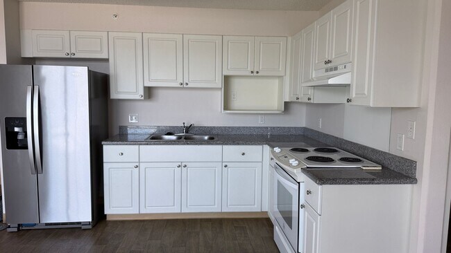 Building Photo - 801 South St