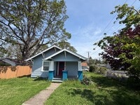 Building Photo - ? RENT SPECIAL — HALF OFF FIRST MONTH’S RENT ? Beautiful 2 bedroom in Lakewood WA - Apply Today!