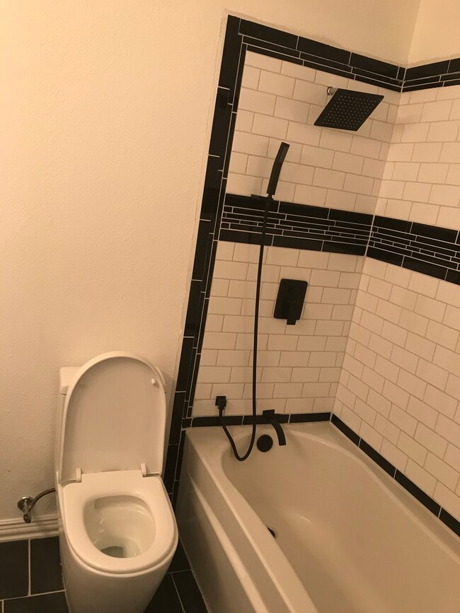 Bath 1 - 3873 Rugged Cir