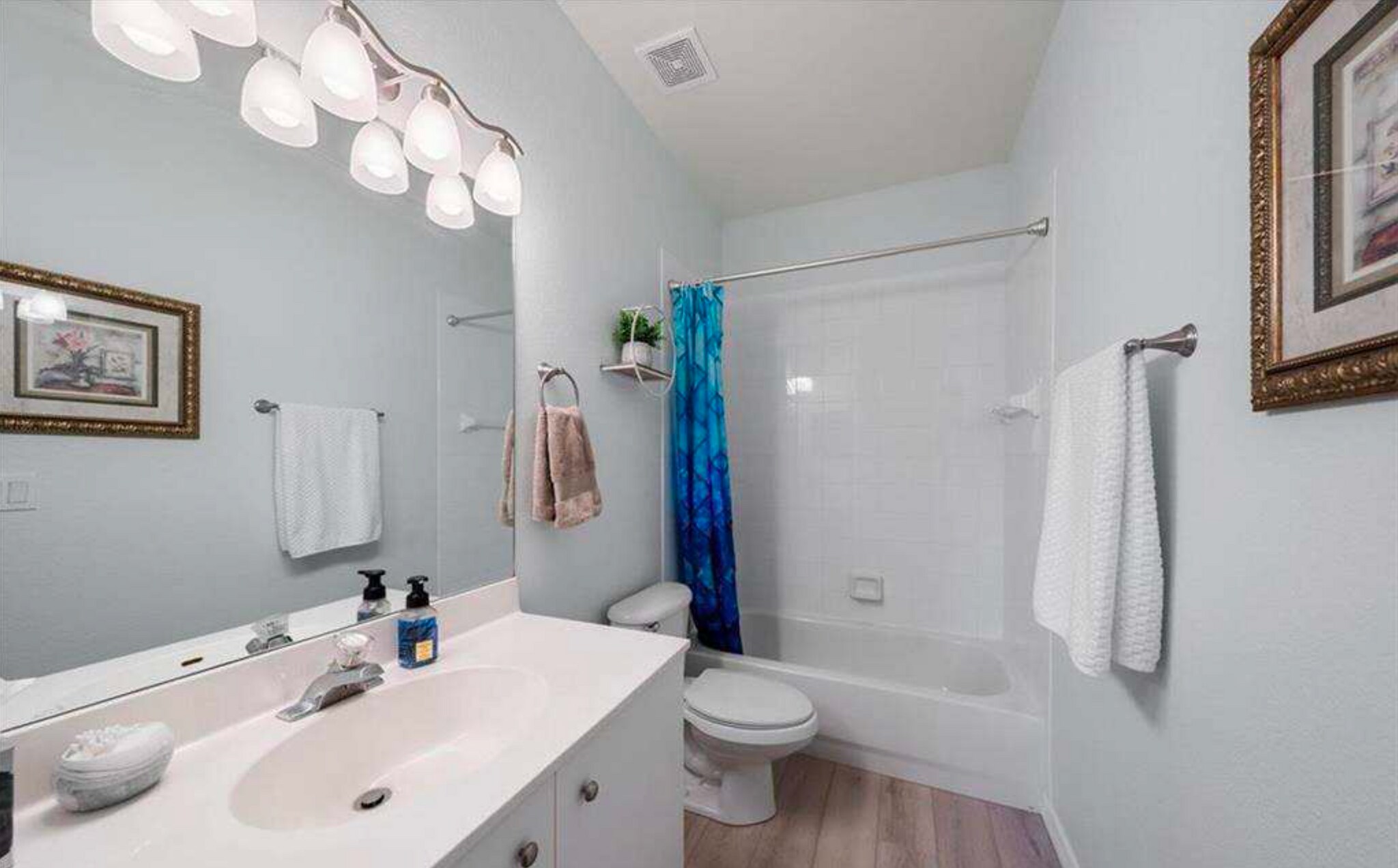 Building Photo - 640 Lalique Cir