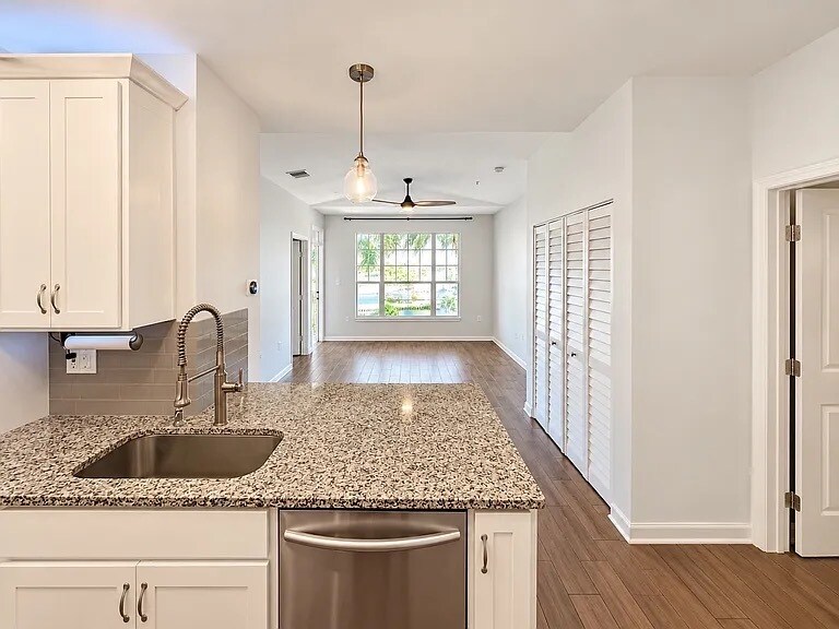 Building Photo - 5000 Culbreath Key Way