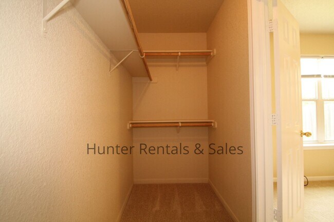 Building Photo - 4204 Elms Run Cir