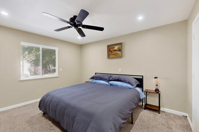 Building Photo - 1601 Pennsylvania St NE