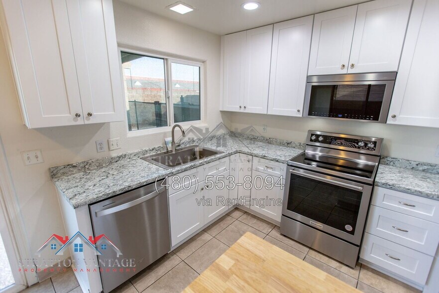 Building Photo - 17427 N 28th Ave
