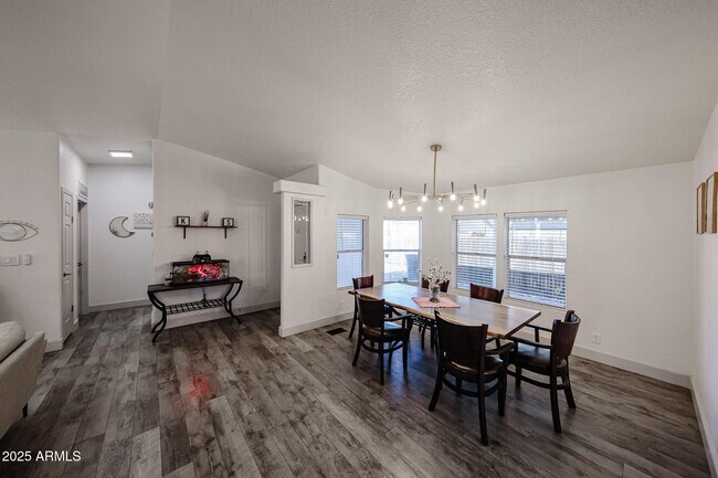 Building Photo - 11275 N 99th Ave