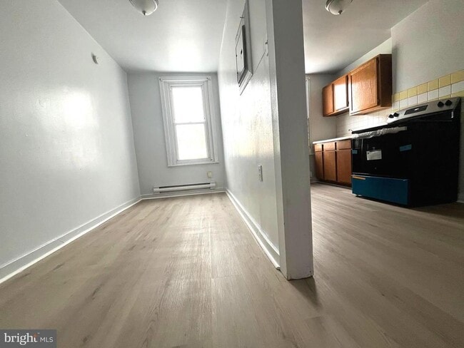 Primary Photo - 2130 W Spencer Ave