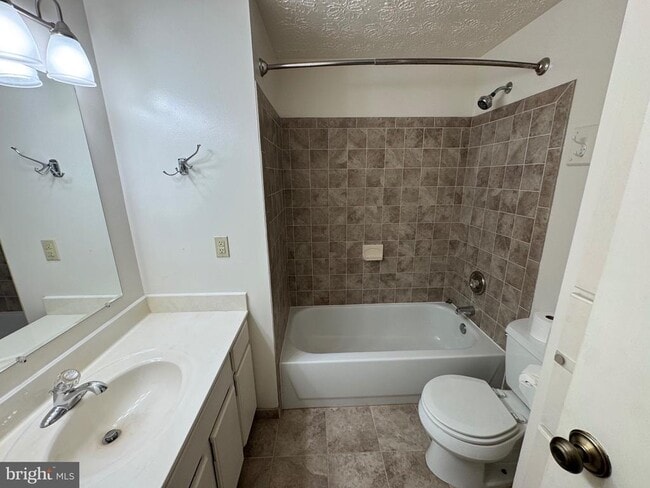 Building Photo - 12827 Framingham Ct