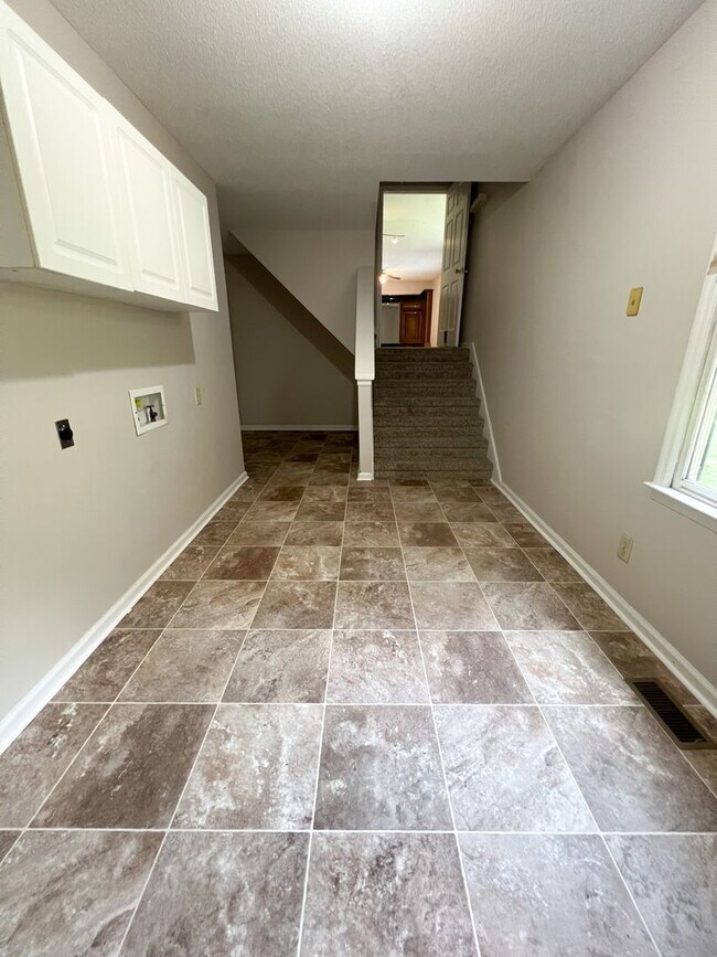 Building Photo - Gorgeous Single-Family Home! Large Deck, B...