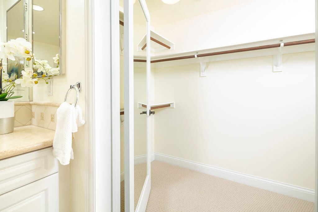 Building Photo - 12975 Agustin Pl