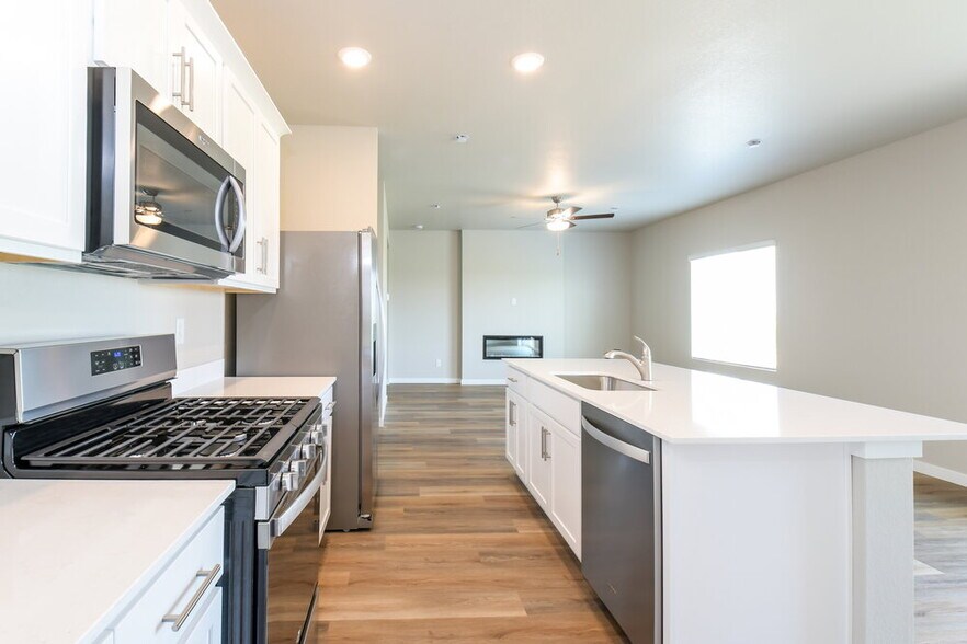 Building Photo - 7332 Crystal Ave
