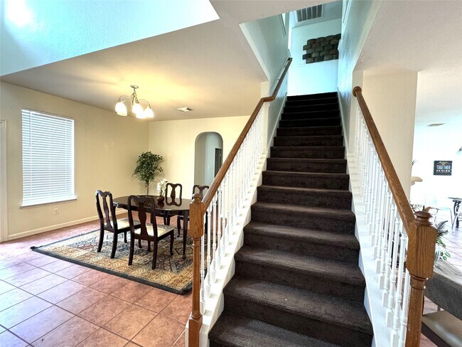 Building Photo - 8138 Wooded Terrace Ln