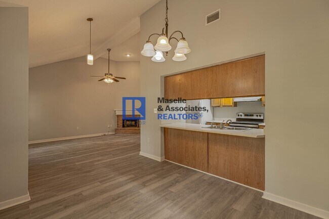 Building Photo - 3 Bed/2 Bath Home in Brandon