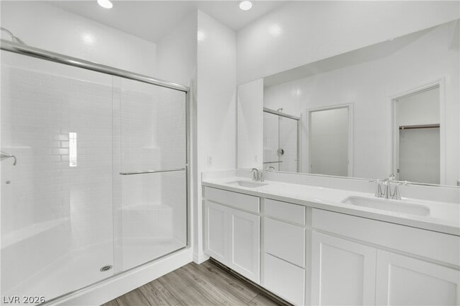 Building Photo - 600 N Carriage Hill Dr