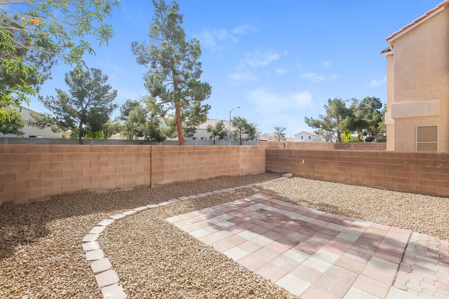 Building Photo - 5468 Mercantile St