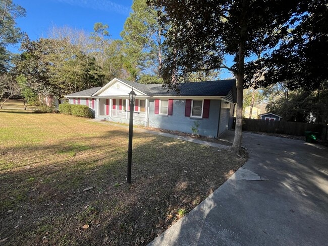 Building Photo - 2206 Briarcliff Dr