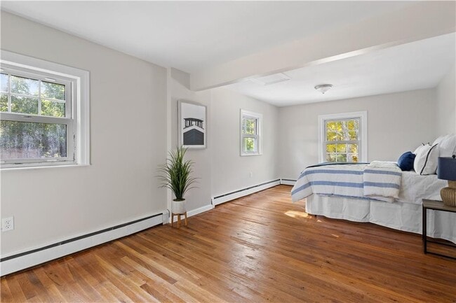 Building Photo - 400 Schooner Ave