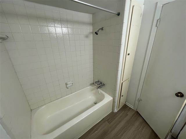 Building Photo - 2418 W Northgate Dr