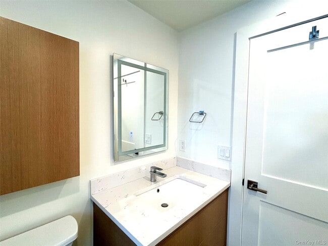 Building Photo - 49 Hackensack Heights Rd