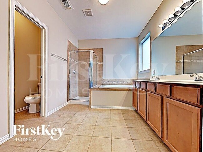 Building Photo - 31219 Fountainbrook Park Ln