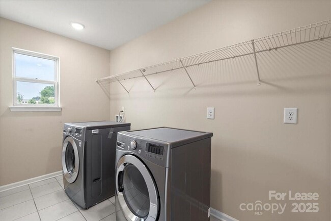 Building Photo - 2433 Chinkapin Ct