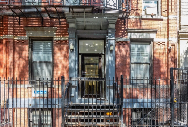 Building Photo - 349 W 45th St