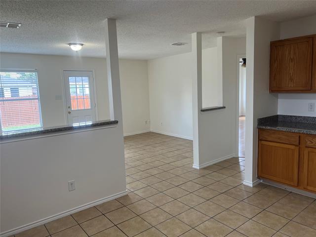 Building Photo - 2329 Live Oak Dr
