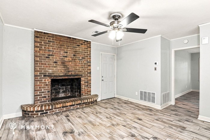Building Photo - 3591 Robert E Lee Dr