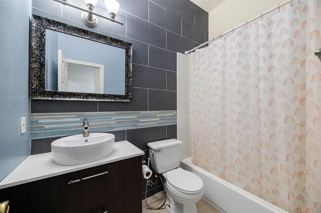 Building Photo - 3300 Winding Shore Ln