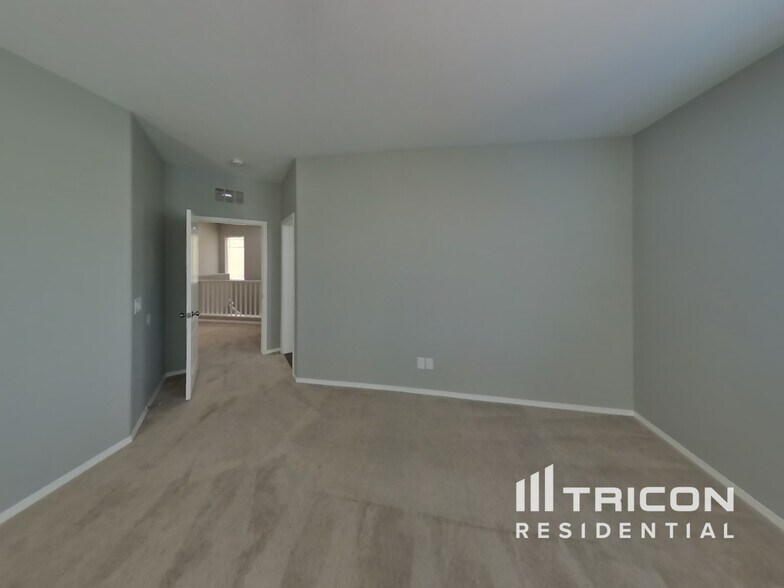 Building Photo - 7642 Albright Peak Dr