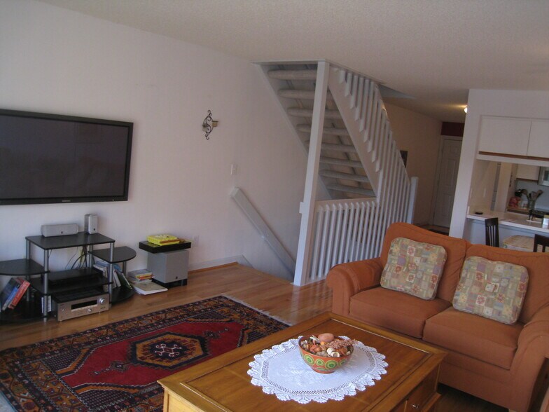 Building Photo - 5472 Baneberry Ave