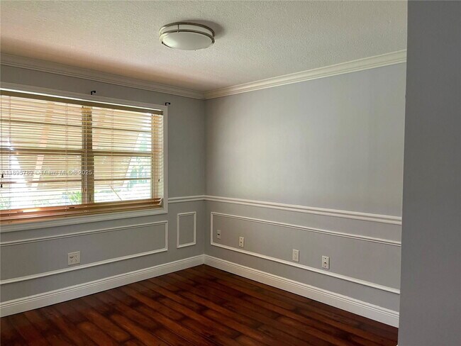 Building Photo - 9456 SW 77th Ave