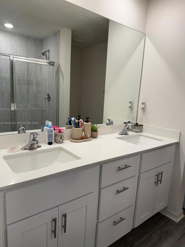 Building Photo - 3902 SW Brunswick St