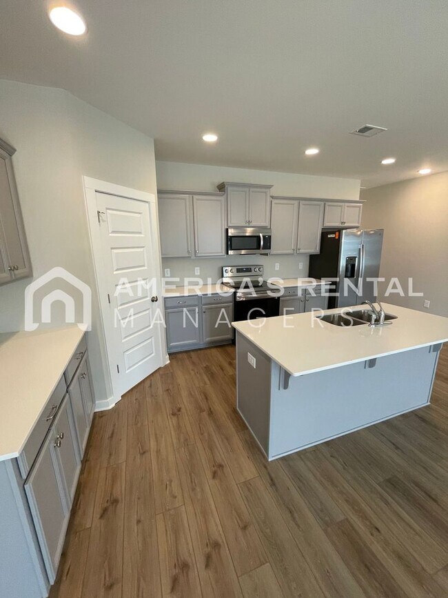Building Photo - 294 Shiloh Creek Dr
