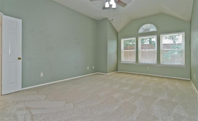 Building Photo - 3700 Villanova Dr
