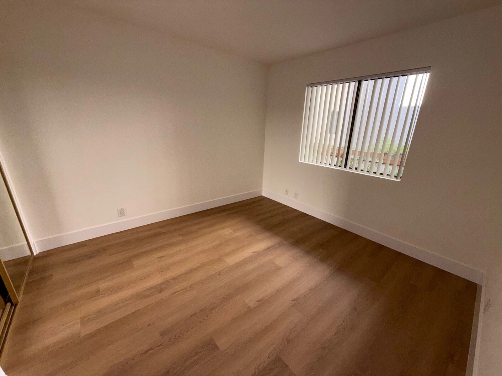 Building Photo - 1321 N Vista St