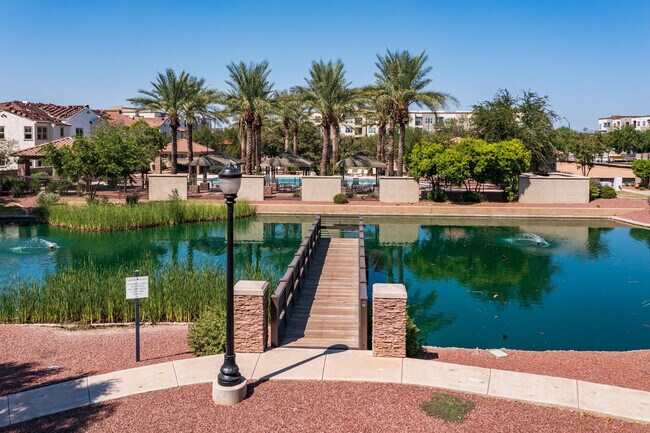 Building Photo - 2629 S Equestrian Dr