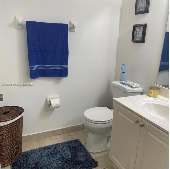 Building Photo - 1975 NE 36th Ave