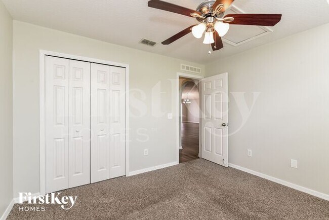 Building Photo - 5521 Sycamore Canyon Dr