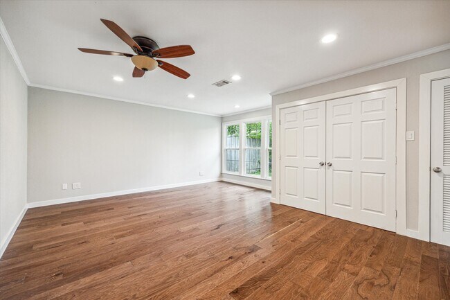 Building Photo - 2006 Du Barry Ln