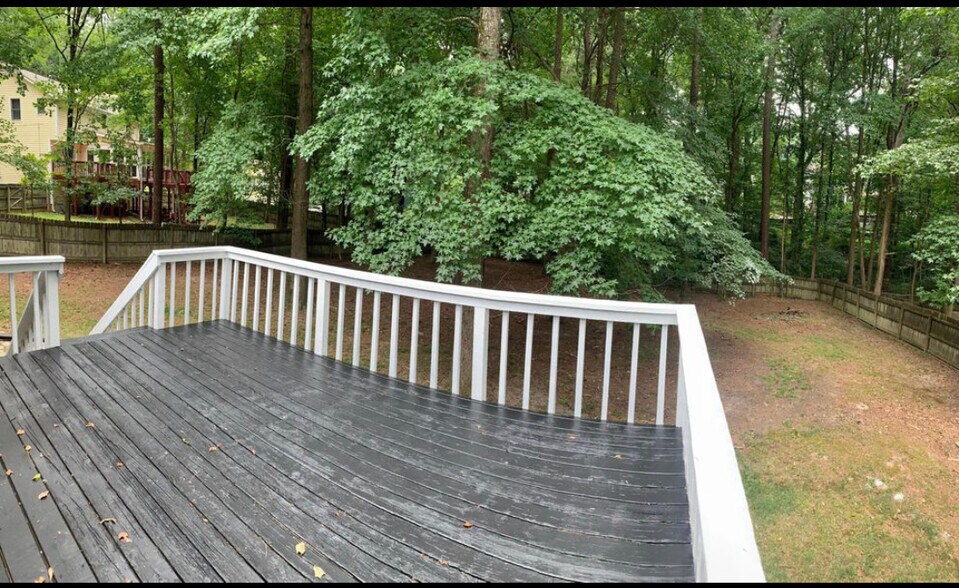 Building Photo - 211 Crabapple Ln