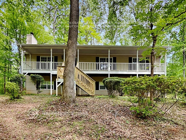 Building Photo - 264 Park Ave E