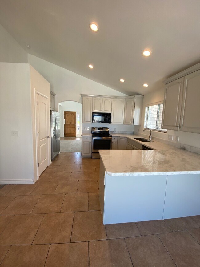 Building Photo - 13123 Pioneer Park Dr