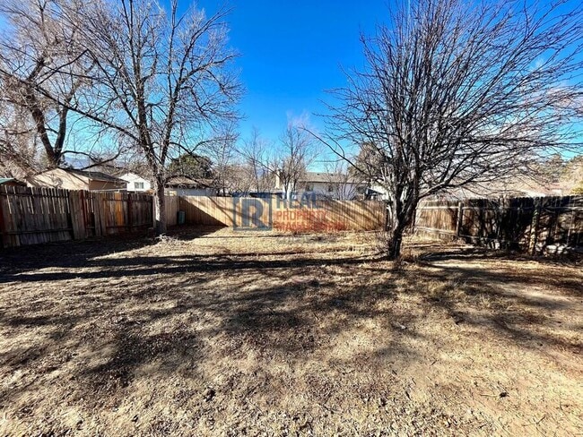 Building Photo - 2550 Bellamy St