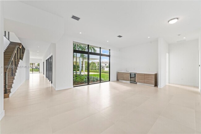 Building Photo - 16680 Botaniko Dr N