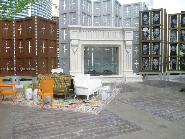 Building Photo - 485 Brickell Ave