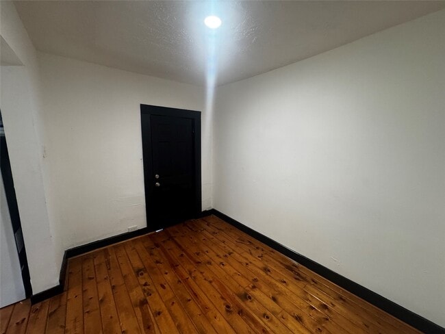 Building Photo - 1504 Luzon St